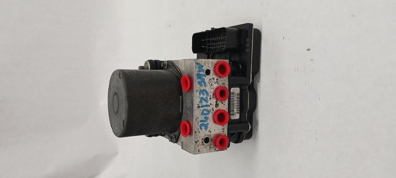 09-'11 CHEVROLET TRAVERSE ABS pump module w/NV7 96k miles OEM 1 Year Wnty!