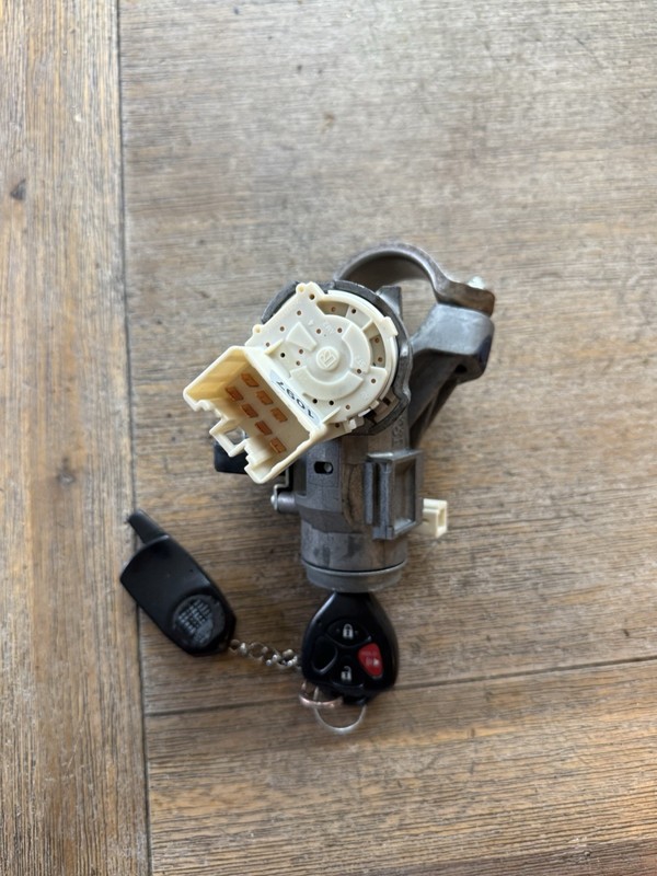 06 07 08 09 10 11 12 TOYOTA YARIS IGNITION SWITCH WITH KEY