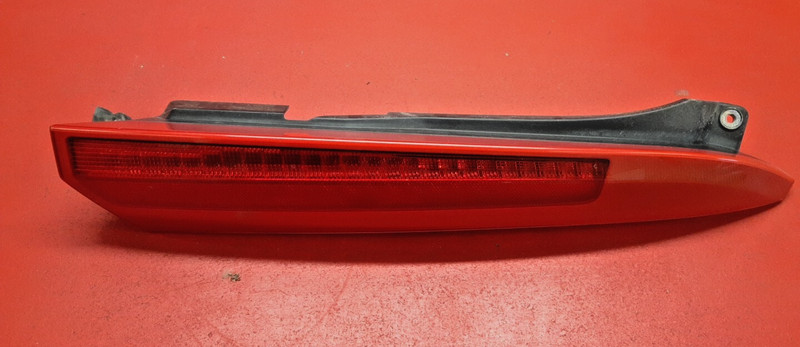 2003-2006 Volvo XC90 Right Upper Tail Light Lamp Assembly 30678221