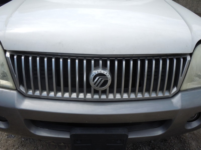 2002-2005 Mercury Mountaineer Header Mounted Upper Grille