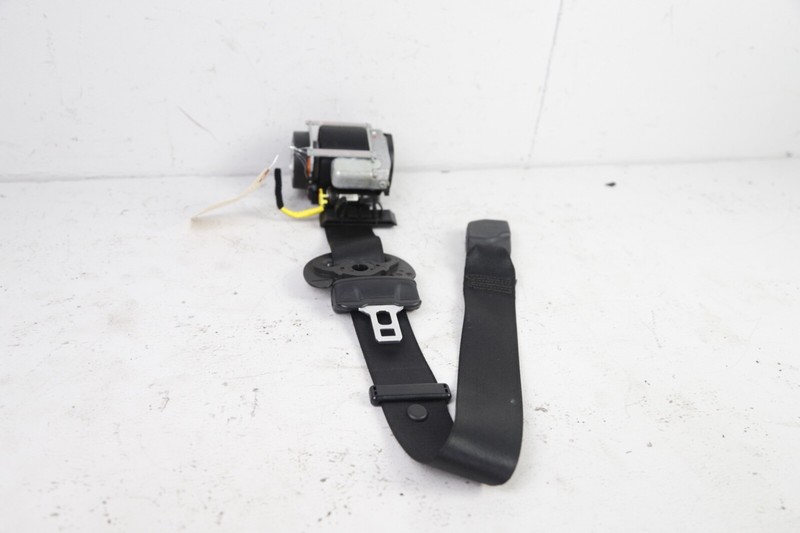 14-23 MASERATI GHIBLI RIGHT FRONT SEATBELT SEAT BELT RETRACTOR W/ TENSIONER 60K