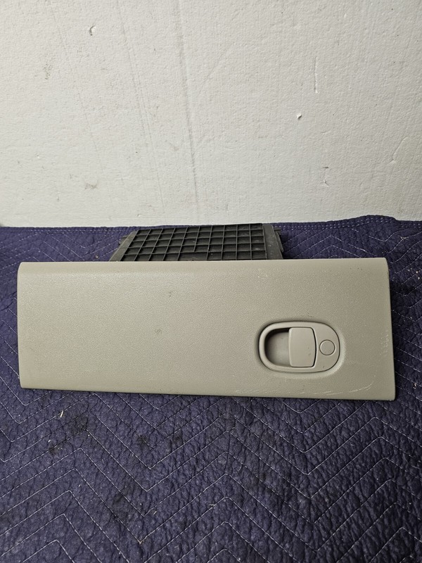 2005-2009 Equinox 06-09 Torrent Glove Box Option OEM