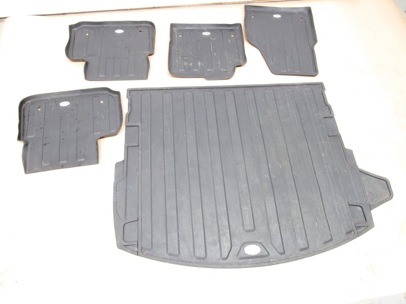 15-19 Land Rover Discovery Sport 2018 Front Rear Floor Carpet Mat Set 5 PCS ;