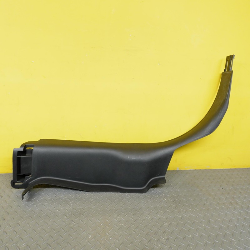 2019-2024 GMC SIERRA 1500 Rear Left Side Door Sill Scuff Plate Cover Trim Oem