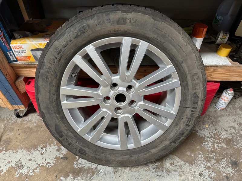 10-16 LAND ROVER LR4 WHEEL 19" INCH RIM WITH TIRE OEM