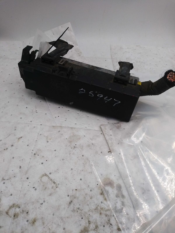 2004 Jeep Liberty Fuse Box OEM 56009950AS Red 215K Miles SUV Parts