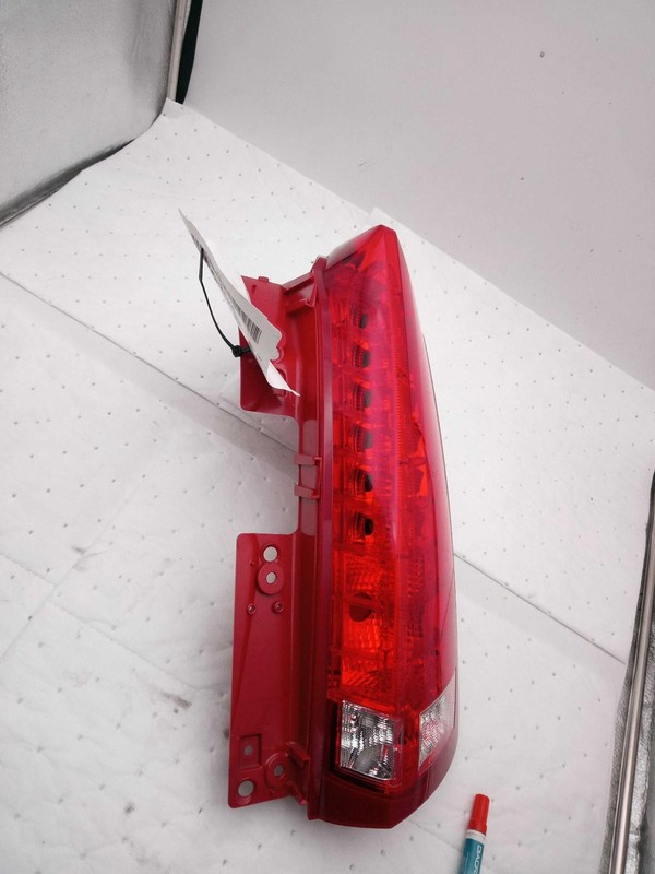 2014 Cadillac SRX Right Tail Light Assembly Silver OEM Used 234502 194K Miles