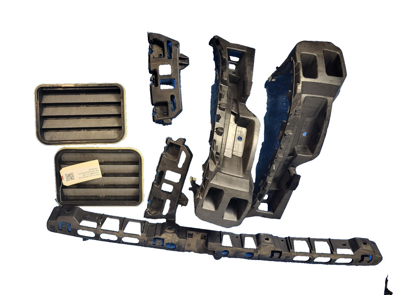 Used Oem Porsche Rear Bumper Brackets & Quarter Vents for 2018 Cayenne 3.6L AWD