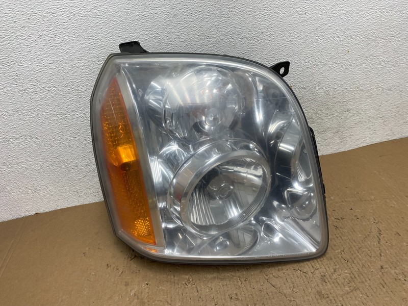 2007-2014 GMC Yukon Halogen Headlight Right Passenger Side AD8832 DW