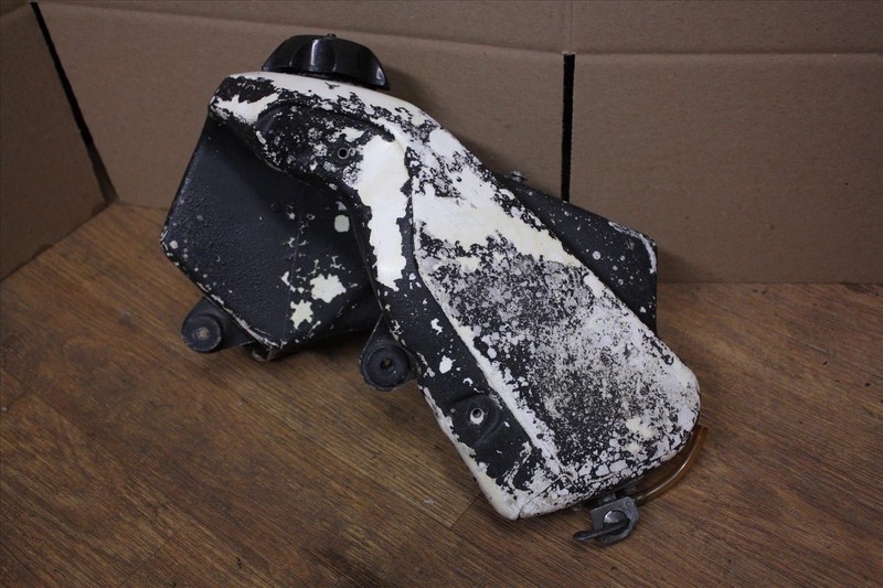 1989 HONDA CR 80 R GAS FUEL TANK CONTAINER W/ CAP LID PETCOCK VALVE CR80 89