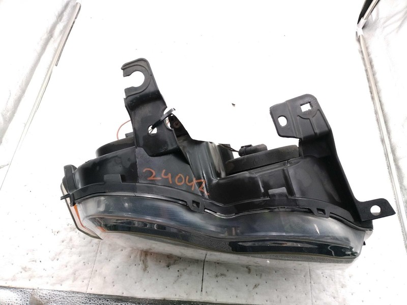 2010 Jeep Grand Cherokee Right Headlight Assembly Red OEM 25945 Scratches