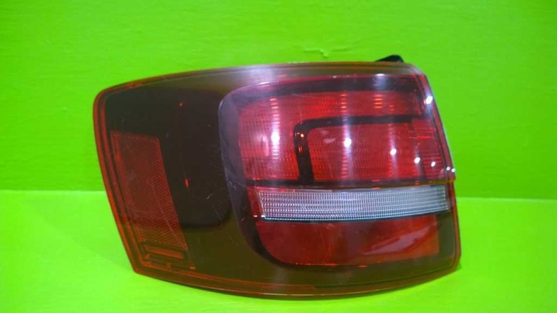 15 16 JETTA DRIVER LEFT QUARTER MOUNT TAILLIGHT LAMP OEM 2757-41