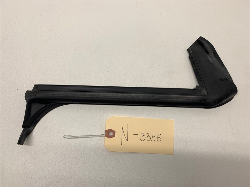 2020-2022 TESLA MODEL Y rear door window quarter seal rubber 1497715-00 3356 B44