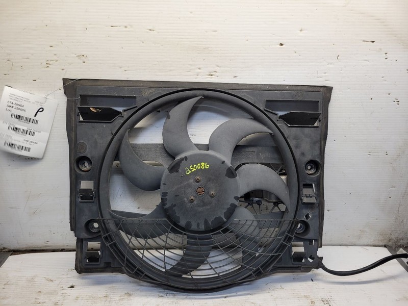 Radiator Fan Motor Fan Assembly Convertible Fits 01-06 BMW 325i 1642895