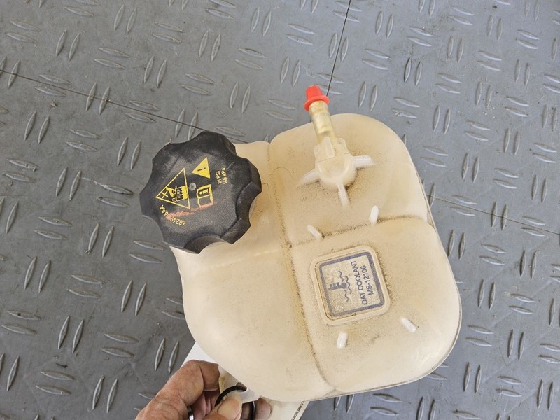 Coolant Reservoir Fits 14-18 CHEROKEE 3498141