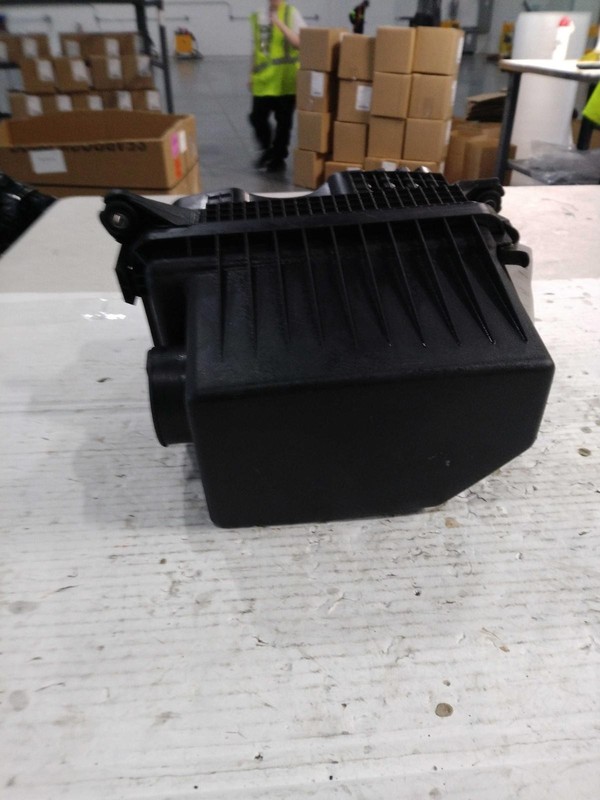 Used Air Cleaner Assembly fits: 2015 Kia SoulGrade A