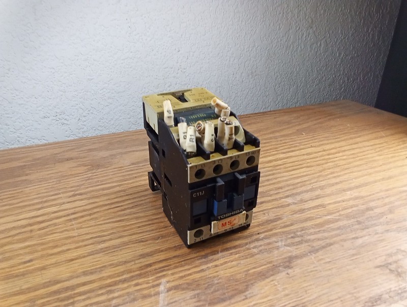 Toshiba C11J Magnetic Contactor