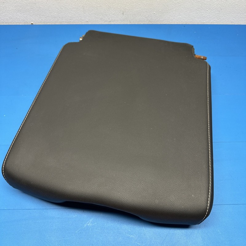 2014-18 SIERRA SILVERADO 1500 2500 3500 Middle Center Jump Folding Seat Armrest
