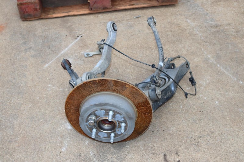 2015-2022 DODGE CHALLENGER RWD REAR LEFT SPINDLE KNUCKLE HUB W/ ARMS ASSY OEM