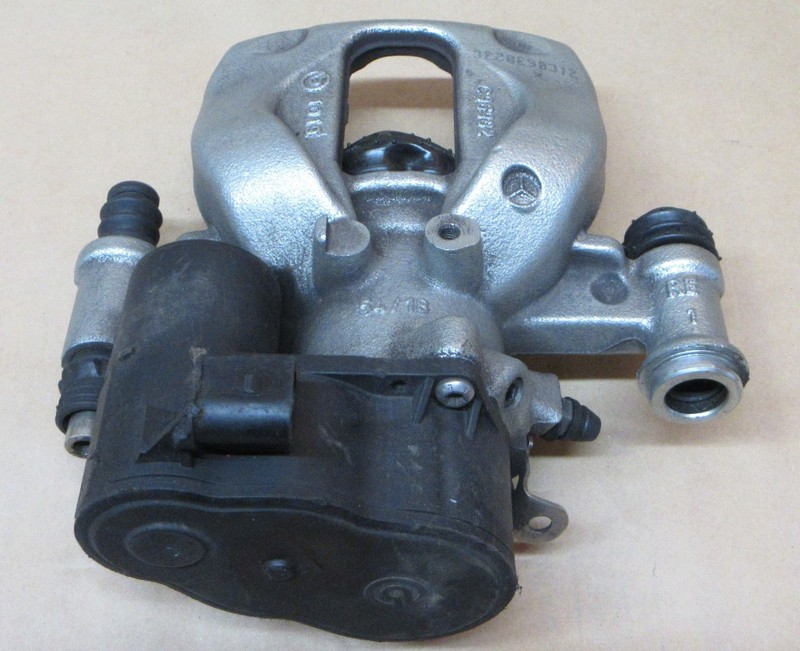 2019-2023 MERCEDES SPRINTER 2500 REAR BRAKE CALIPER - RIGHT BLEEDER