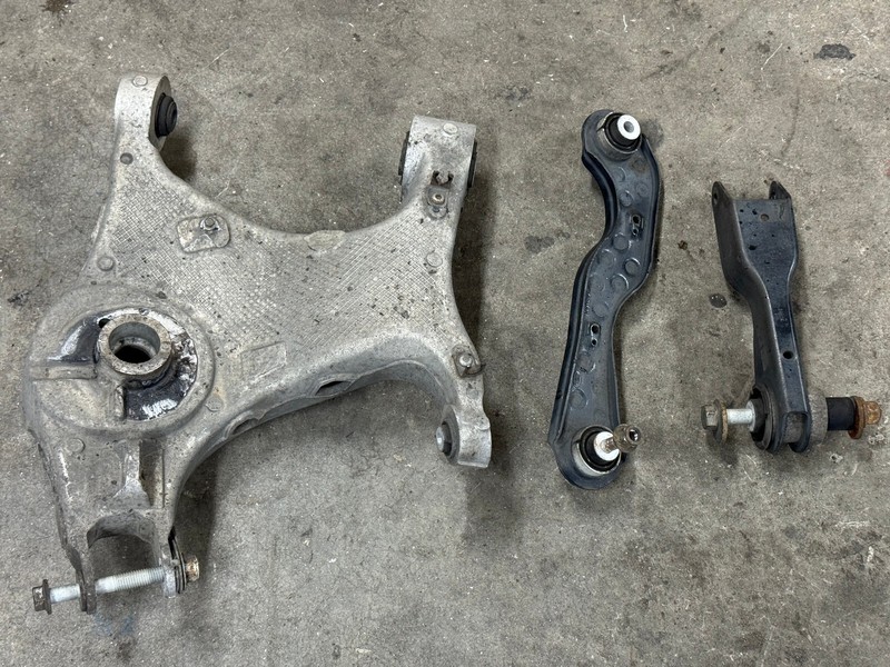 2017-2020 JAGUAR F-PACE REAR LEFT DRIVER SIDE CONTROL ARM SET OEM LOT668
