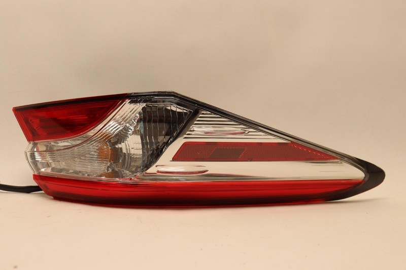 2018-2022 TOYOTA CAMRY LEFT DRIVER SIDE QUARTER PANEL TAIL LIGHT LAMP OEM