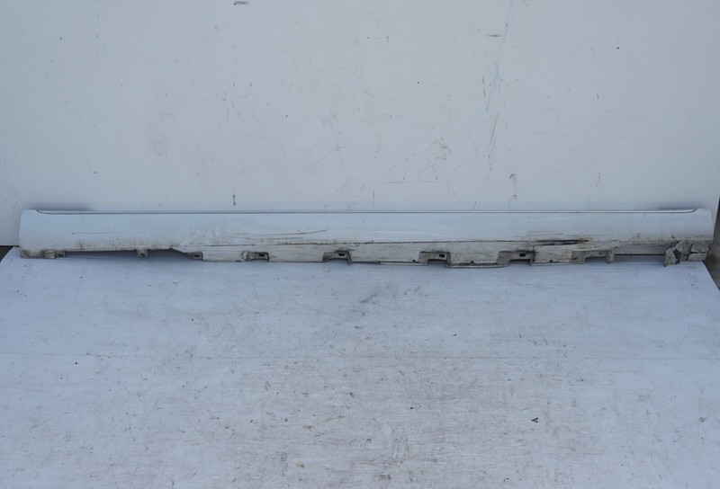 2011 - 2014 AUDI A8L RIGHT PASSENGER SIDE ROCKER PANEL SKIRT MOLDING OEM