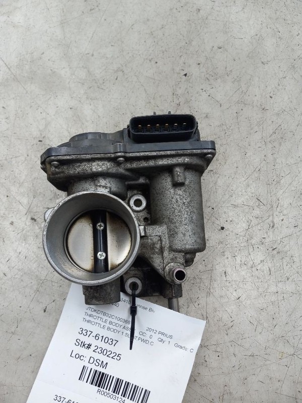 12-19 TOYOTA PRIUS C 1.5L THROTTLE BODY VIN B3 7TH & 8TH