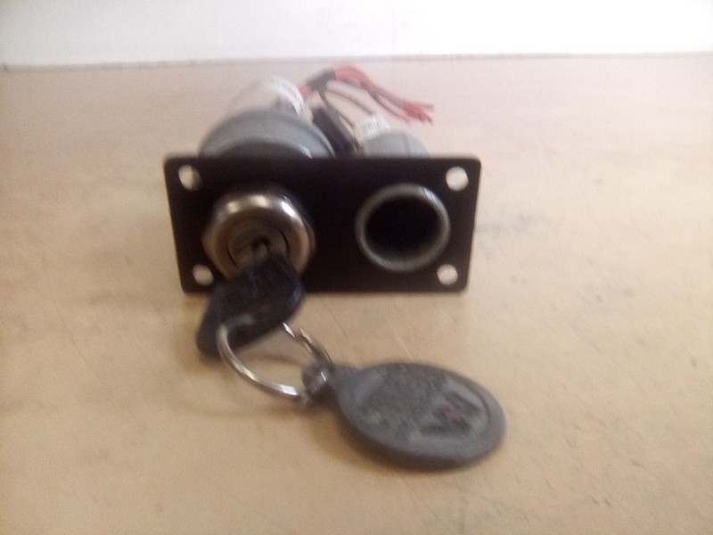 2019 Western Star/Pollak Ignition Switch W/Key