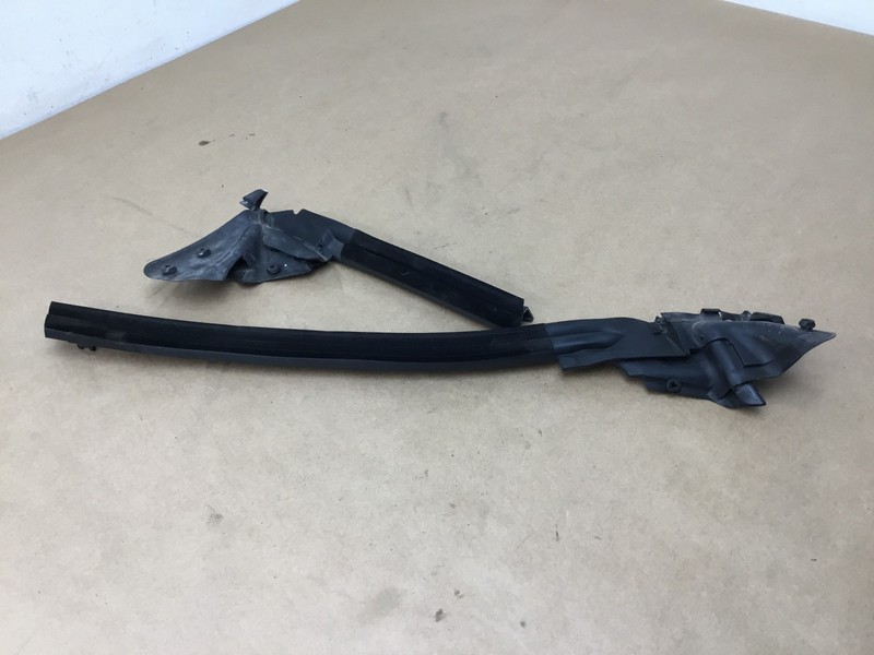 11-12 Fisker Karma 2012 Front Rear Right Passenger Door Weatherstrip Seal Set ;Y