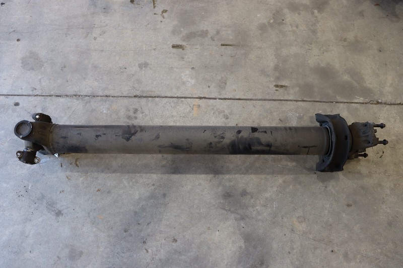 2008-2017 FREIGHTLINER CASCADIA 125 MAIN FIRST DRIVESHAFT CARDAN SHAFT OEM
