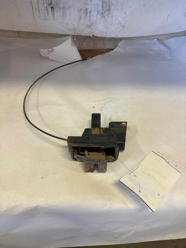 Lid Latch TOYOTA SEQUOIA 05 04 03 02 01 06 07