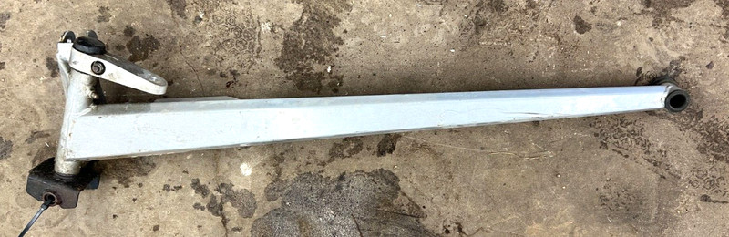 Ski-doo MXZ 500 600 700 800 Left hand trailing arm & Spindle 99-03 PERFECT!