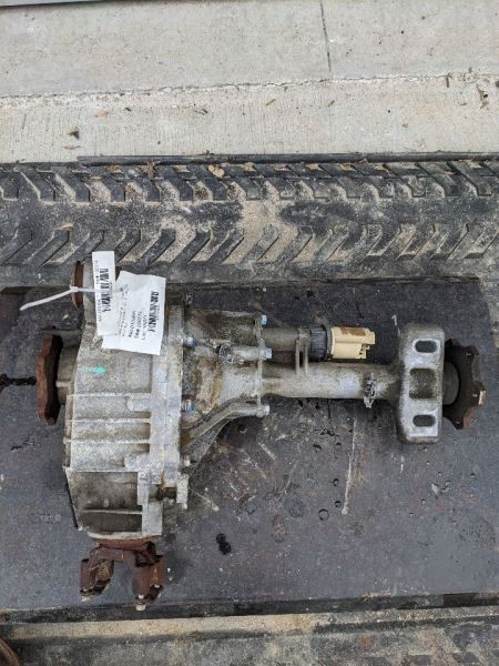 Carrier Front Axle Classic Style Opt GT4 Fits 99-07 SIERRA 1500 PICKUP 1100041