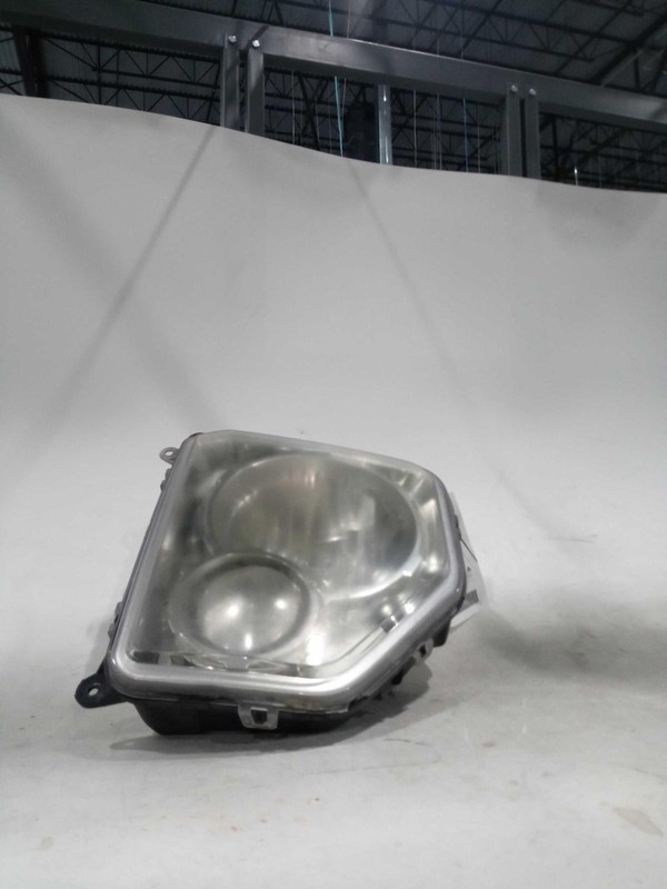 2008 Jeep Liberty Left Headlight Assembly Green OEM Used 340924 184K Miles