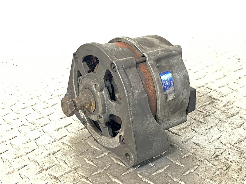 1984 Mercedes Benz W123 300D Alternator Generator BOSCH 300 D