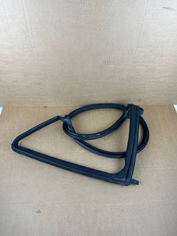 ✅ Tesla Model S Rear Left Door Seal Rubber TMSP-S02/TMSP-U03