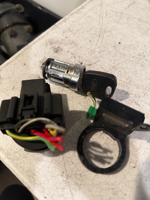 2001-2004 FORD FOCUS IGNITION SWITCH LOCK W/KEY & IMMOBILIZER OEM 98VP-15607-AB