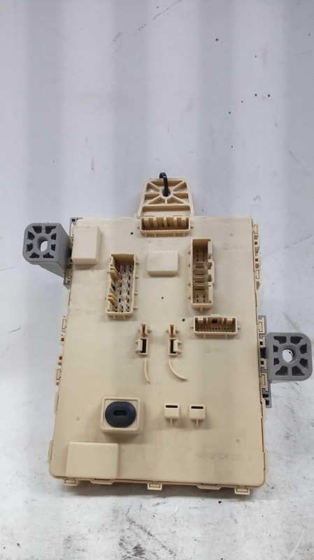 2017 Hyundai Santa Fe Fuse Box Black 1222925 Used 103K Mileage OEM