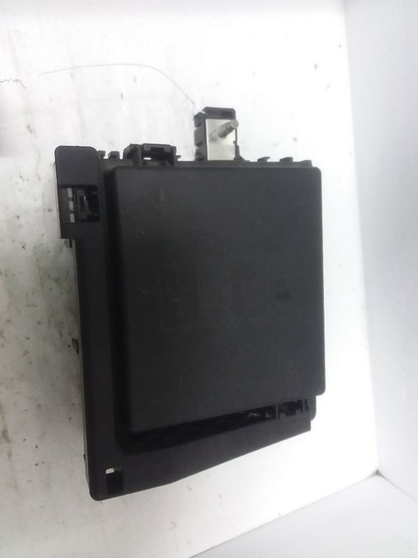 Fuse Junction Box Engine Fits 18-19 TRAVERSE 84303338
