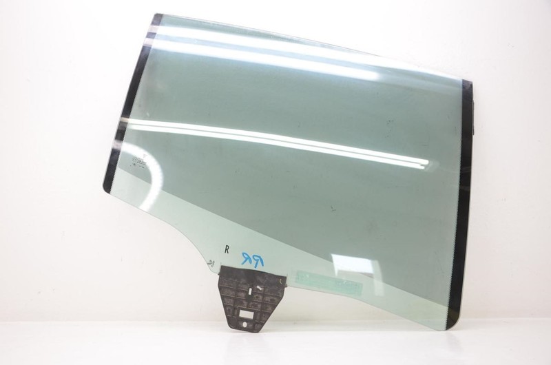 2010-2013 PANAMERA 4.8L Passenger Right Rear Door Window Glass