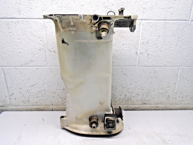 U4 Vintage Montgomery Ward 40 hp Driveshaft Housing 0553748 553748