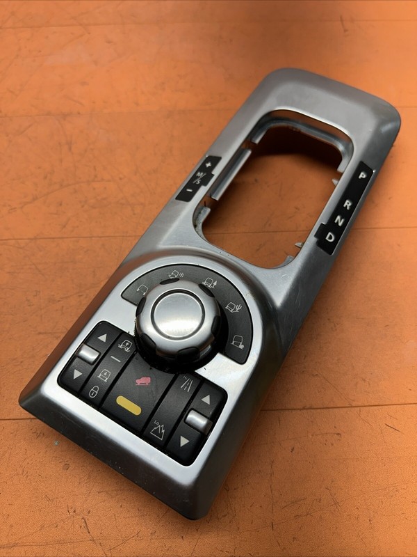 YUD501361 | 07 - 12 Range Rover Center Bezel Gear Shifter Trim W/Terrain Control