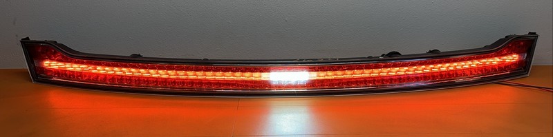DP5313B433AM I 2013 - 18 LINCOLN MKZ TRUNK CENTER TAIL LIGHT LED OEM Tested