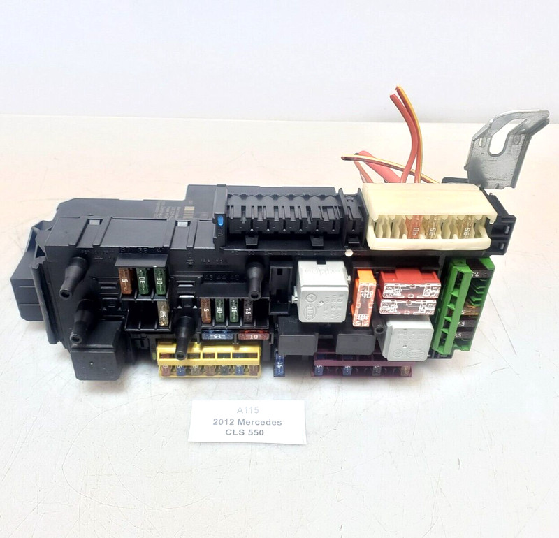 ✅ 10-18 OEM Mercedes W212 W218 E350 CLS550 CLS63 Rear Relay Fuse Box SAM Module