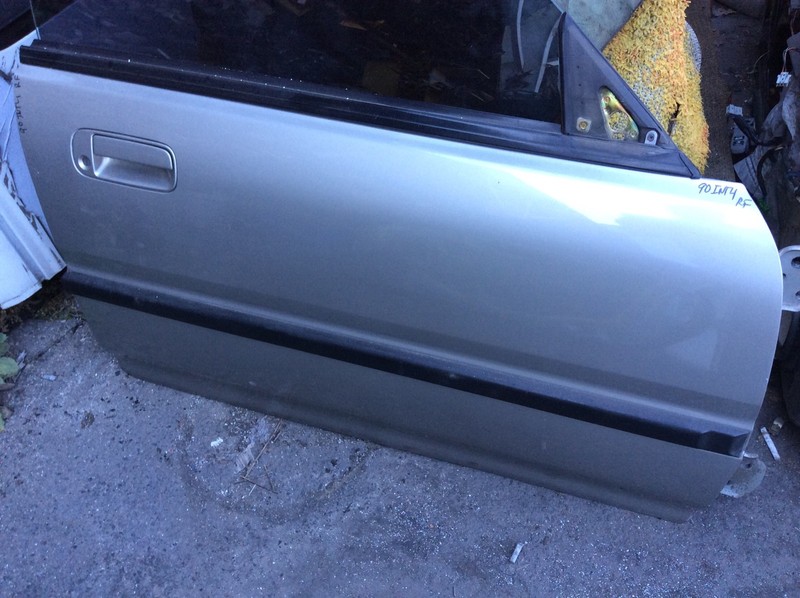90 91 92 93 Integra Sedan R Right Passenger Side Front Door Assy Used OEM