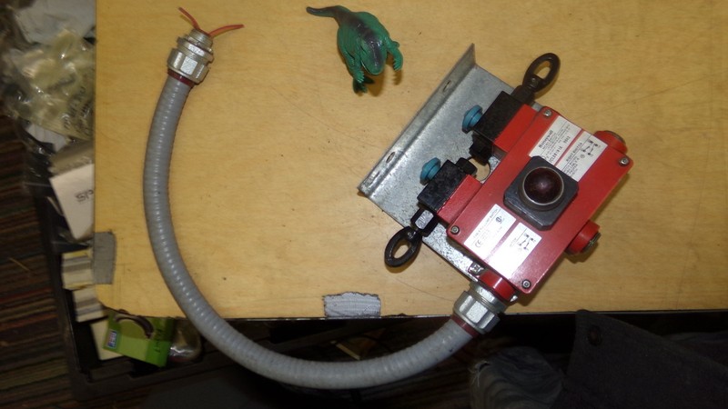 Honeywell 2CLSB1N1A Micro Limit Switch *FREE SHIPPING*