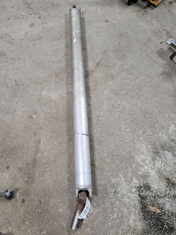 Rear Drive Shaft 1 Piece Drive Shaft 135" Wb Fits 10-20 EXPRESS 2500 VAN 1656628
