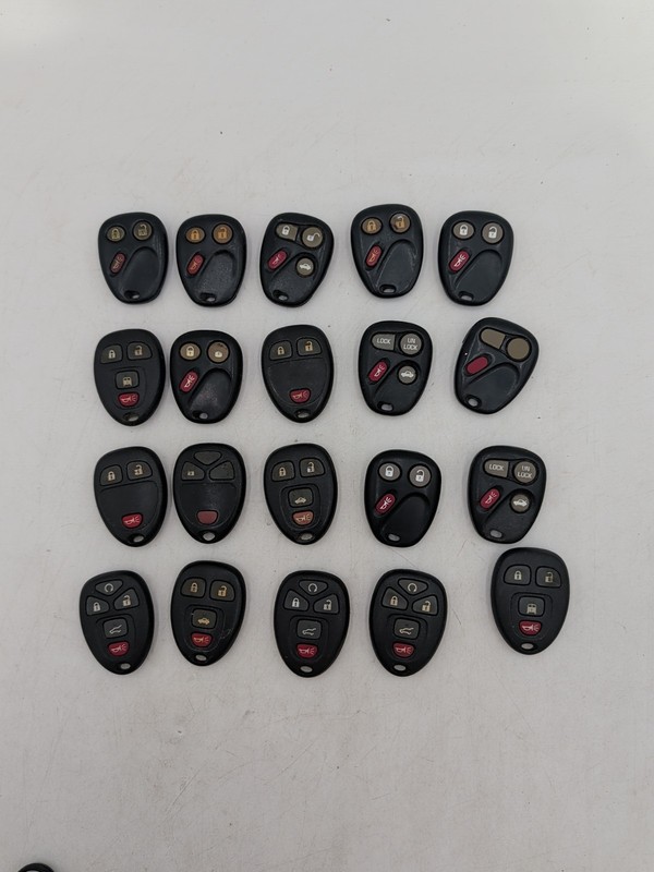 GM GM Key Fob Remotes Lot Of 20 Fobs