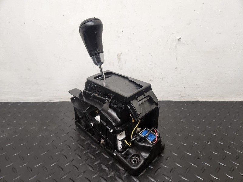 11-13 Dodge Durango A/T Floor Gear Shifter Assembly OEM 52124792AD